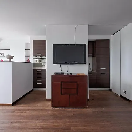 Cozy And Bright-city Center-zgod13